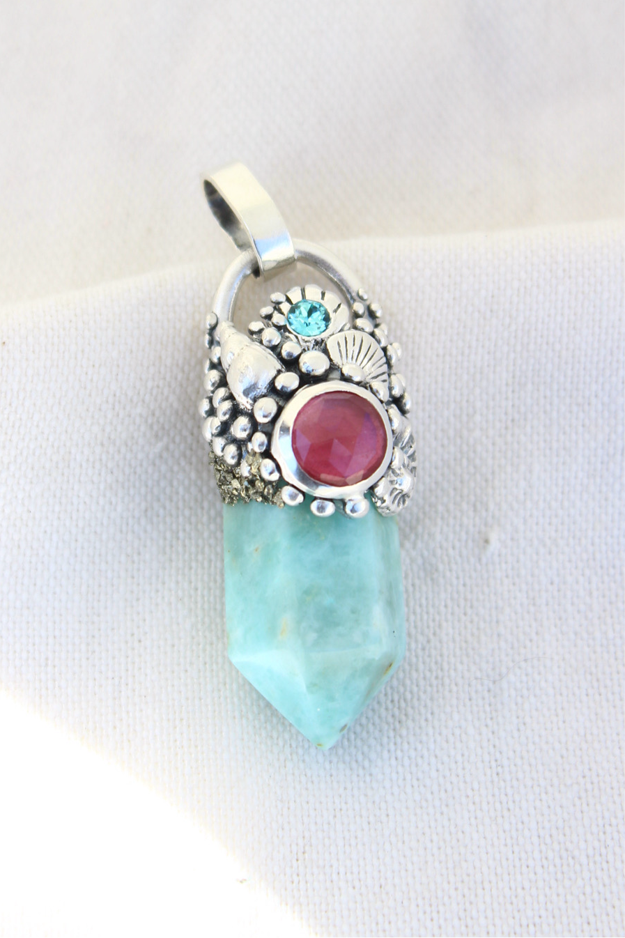 Amuleto crisoprasa y raíz de rubí