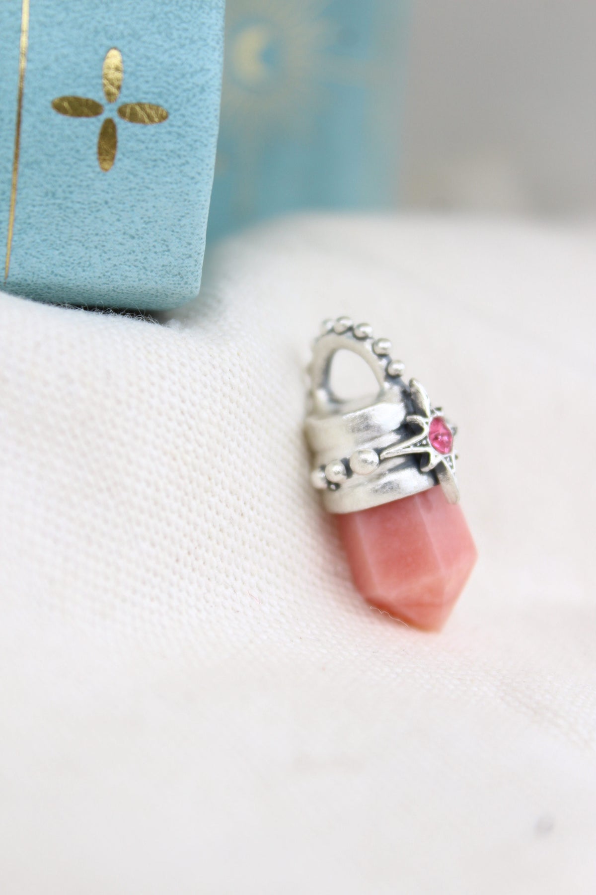 Amuleto petit ópalo rosa Lucero rosa