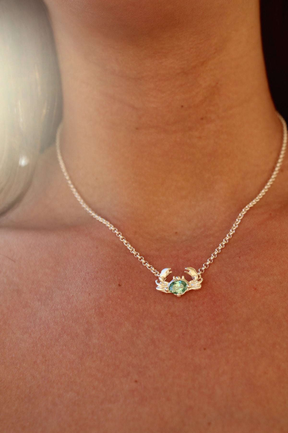 Collar crab oval mint