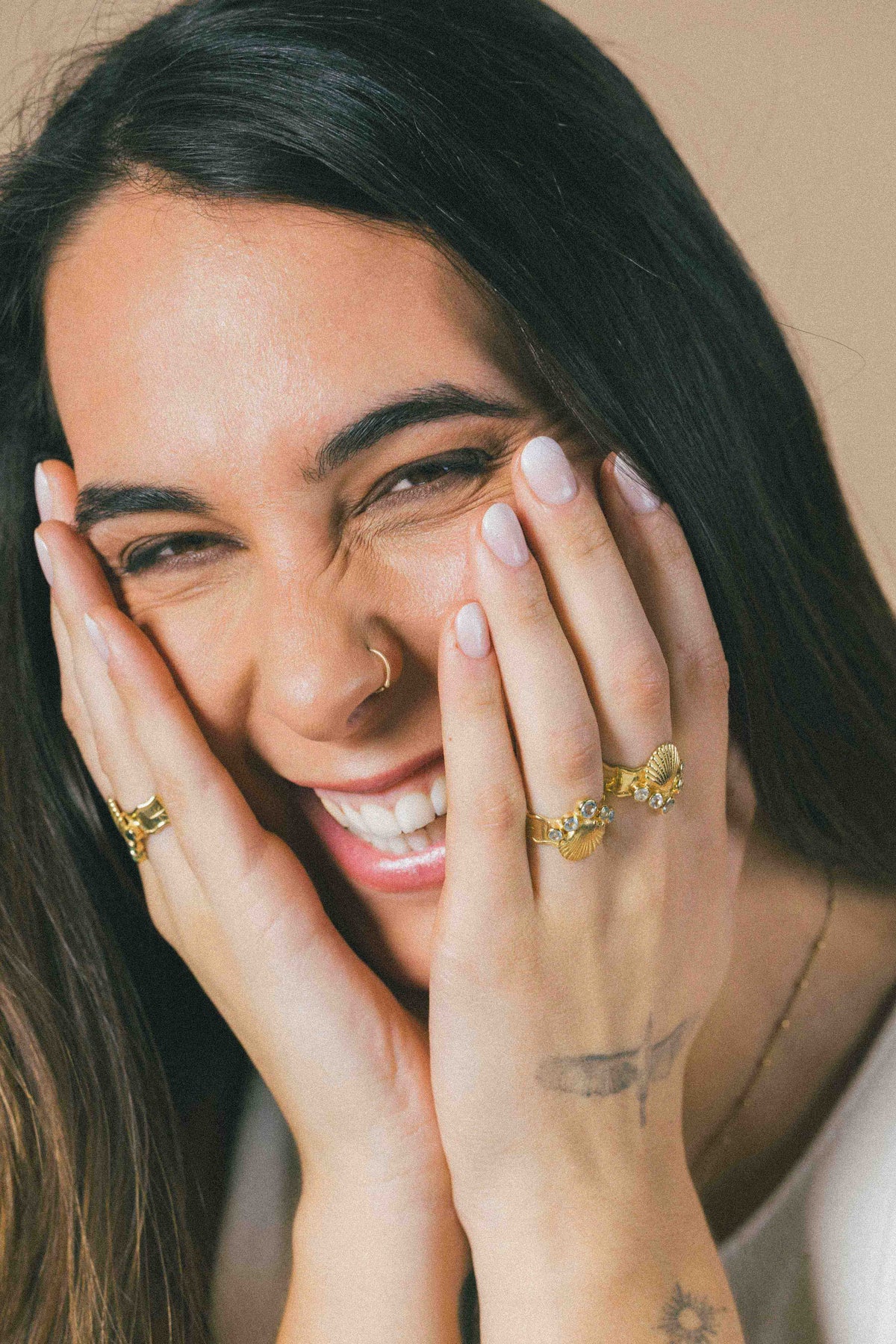 ANILLO CONMIISANKA GOLD DE TOPACIO BLANCO Y CELESTE