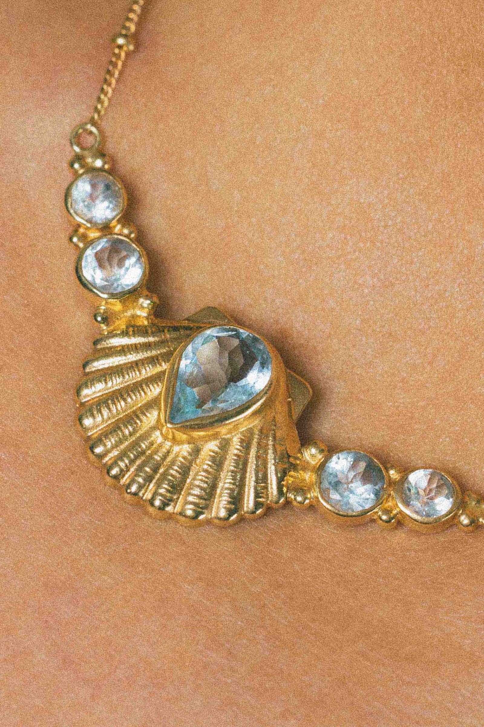 COLLAR CONMIISANKA GOLD DE TOPACIO CELESTE