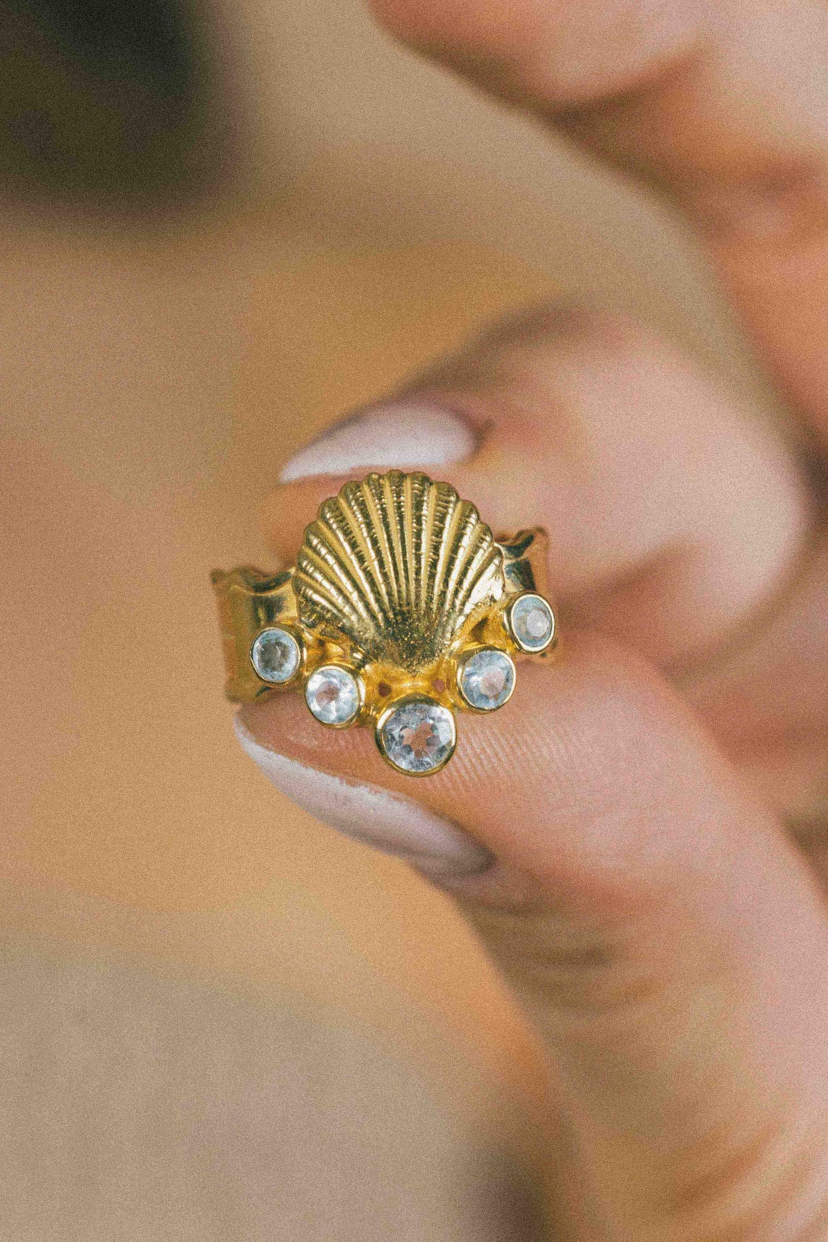 ANILLO CONMIISANKA GOLD DE TOPACIO CELESTE