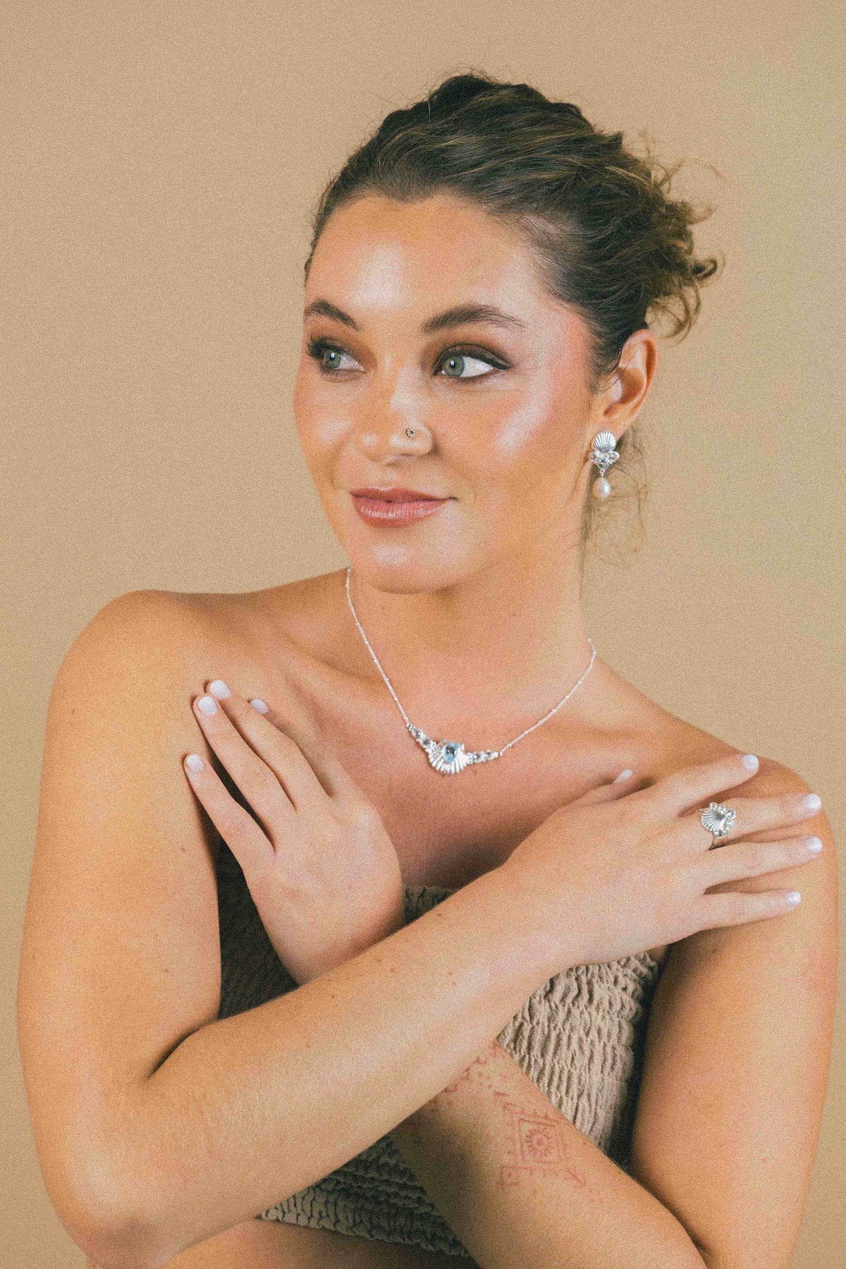 COLLAR CONMIISANKA DE PLATA DE TOPACIO BLANCO Y CELESTE