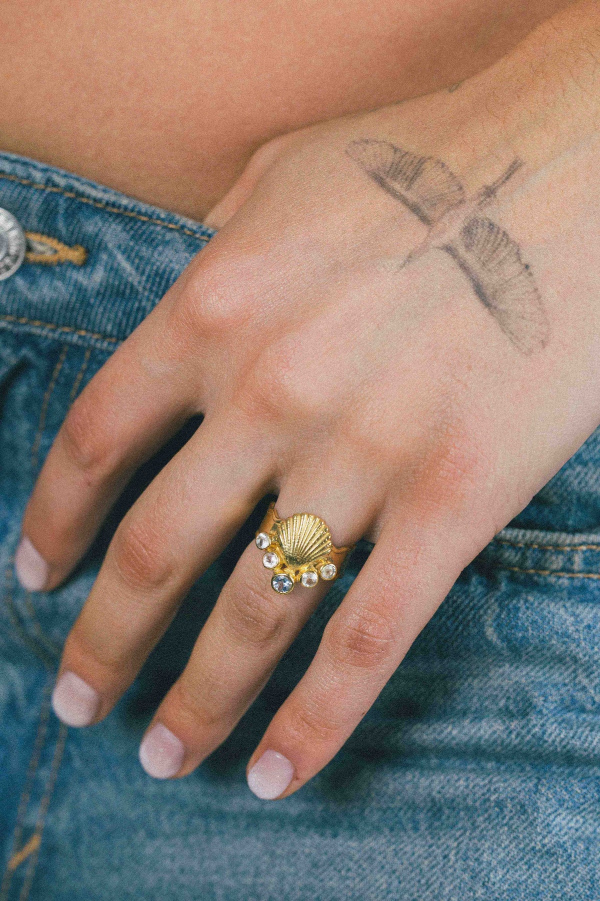 ANILLO CONMIISANKA GOLD DE TOPACIO BLANCO Y CELESTE