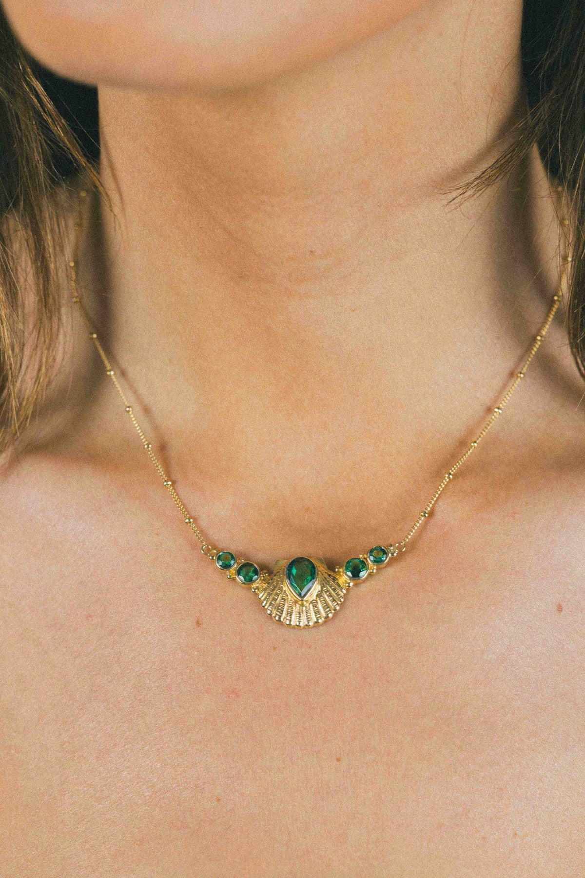 COLLAR CONMIISANKA GOLD DE CUARZO VERDE