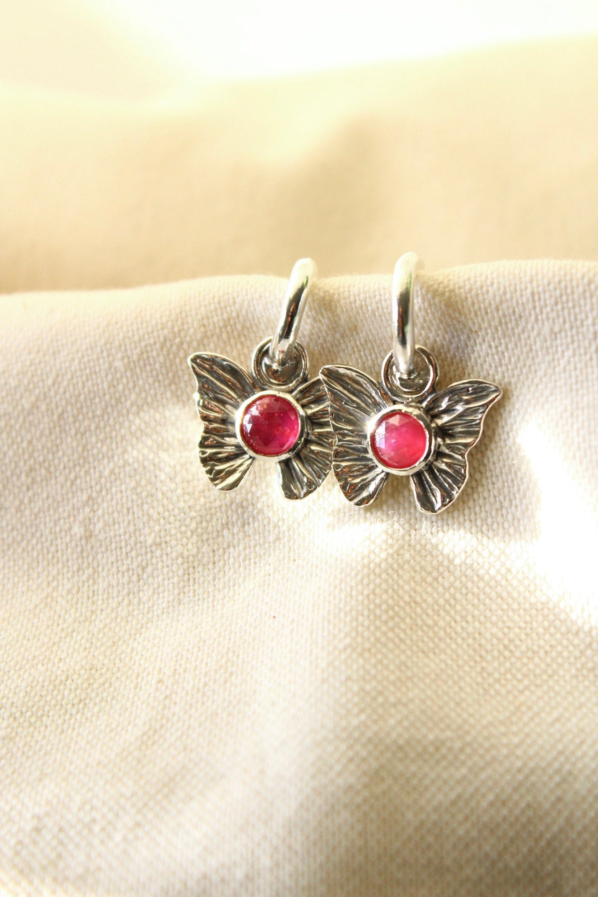 Aros Ninfa raíz de rubí