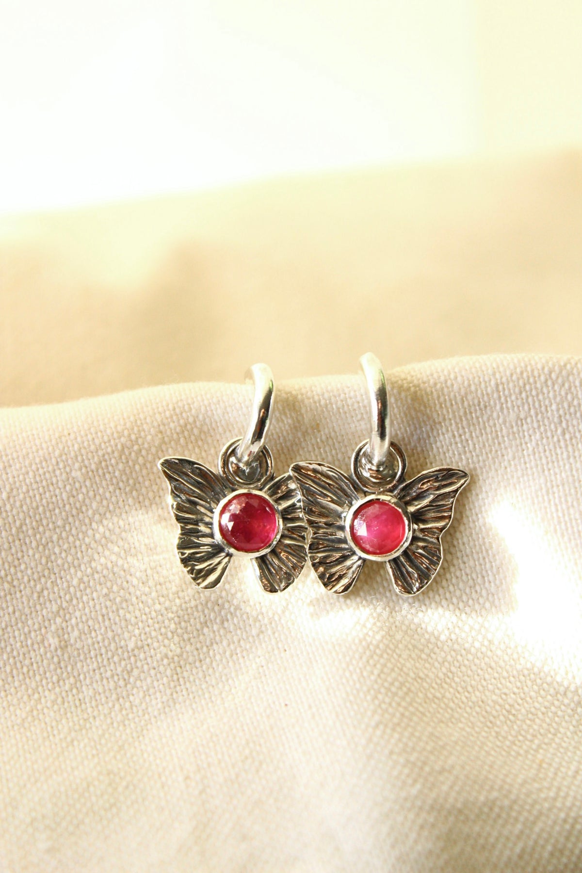 Aros Ninfa raíz de rubí