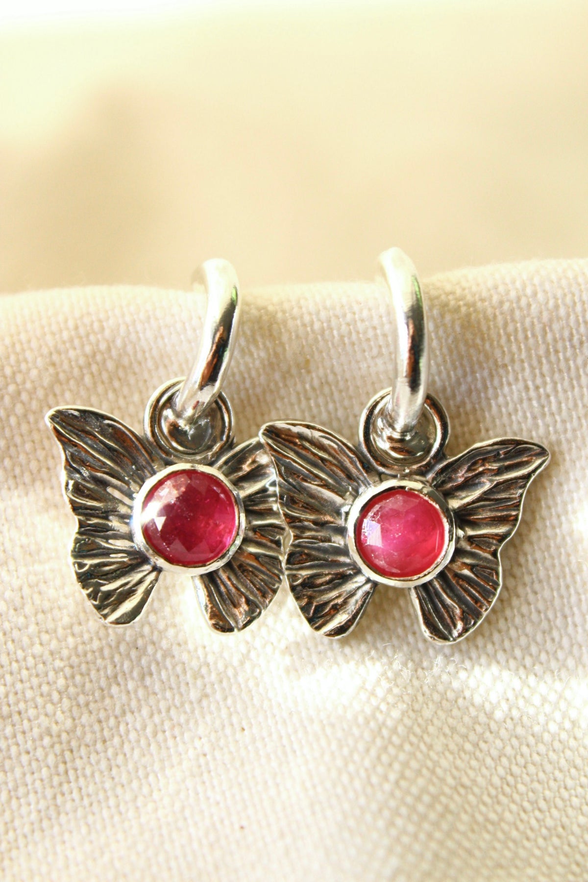 Aros Ninfa raíz de rubí