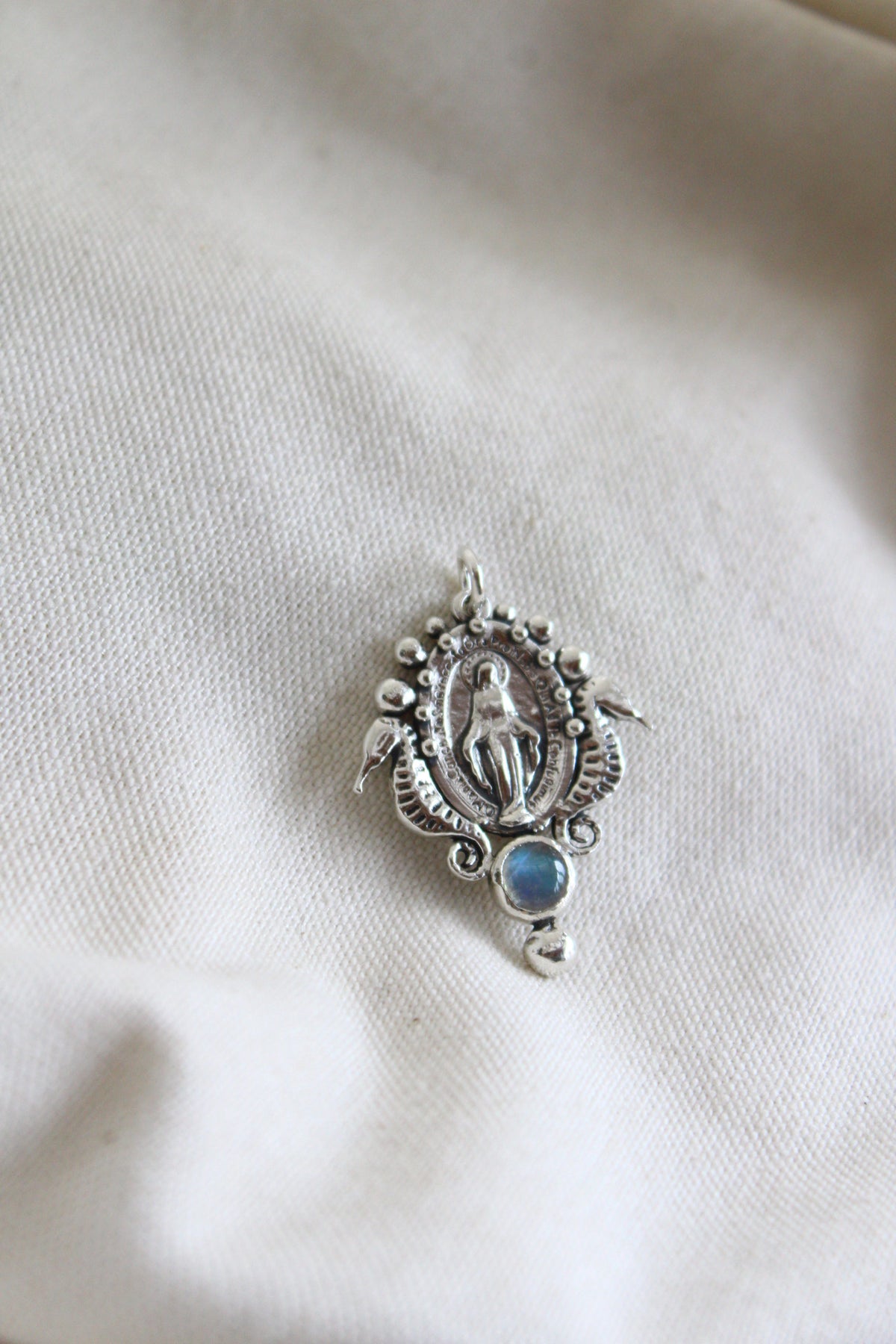 Medalla Virgen de los rayos “M”