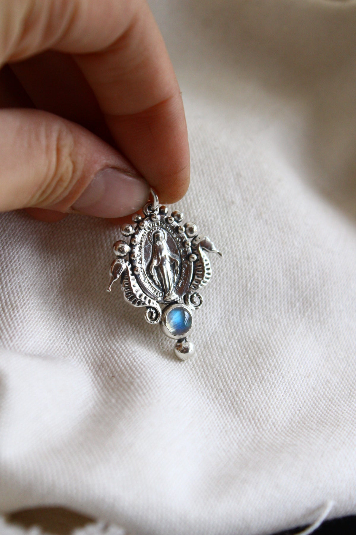 Medalla Virgen de los rayos “M”