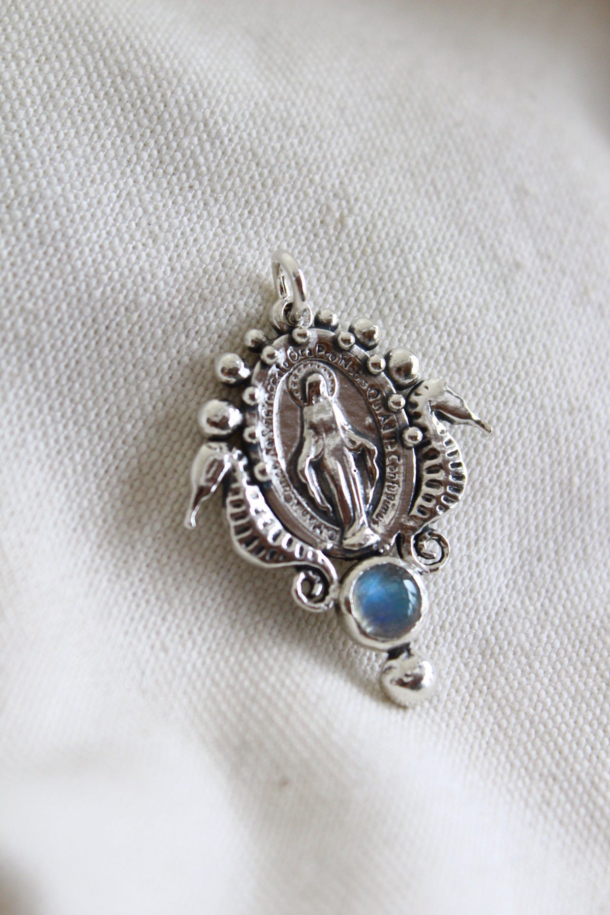 Medalla Virgen de los rayos “M”