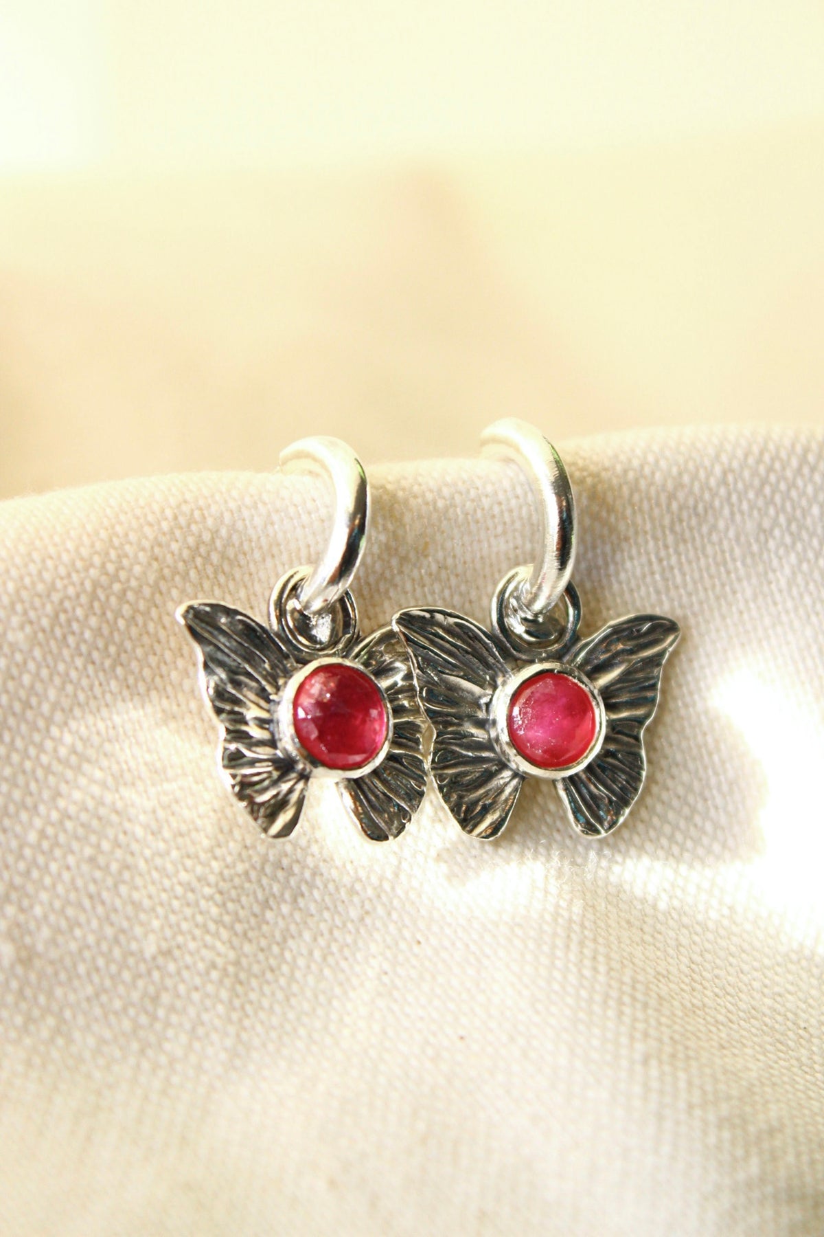 Aros Ninfa raíz de rubí