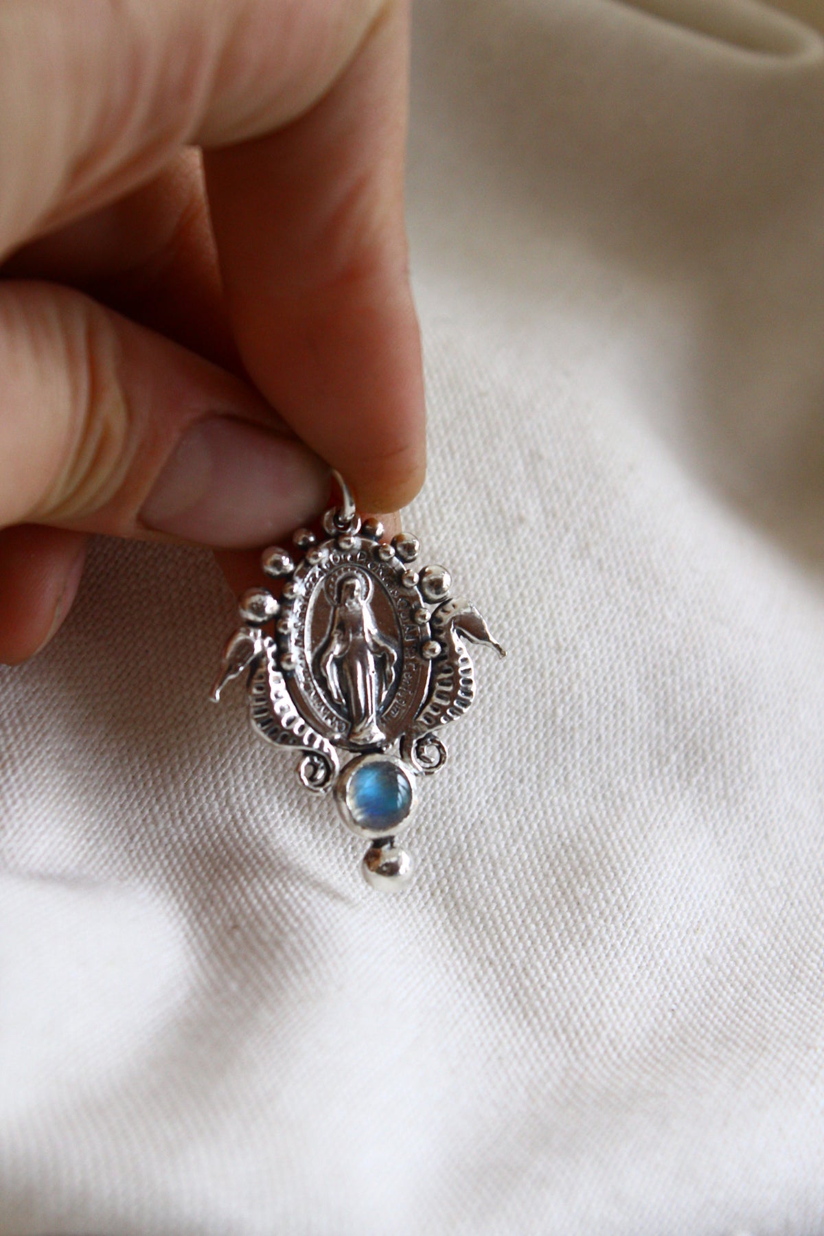 Medalla Virgen de los rayos “M”