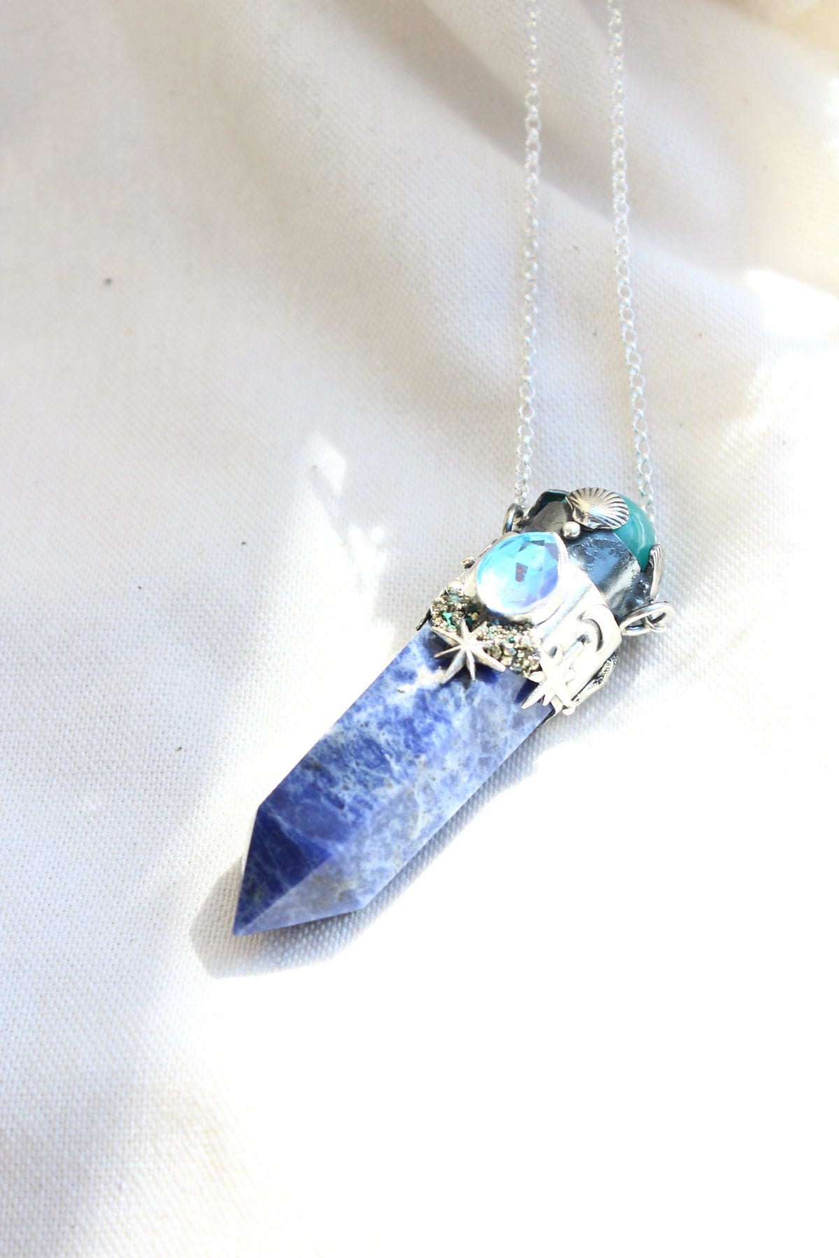 Amuleto lapislázuli ciclos estrellados