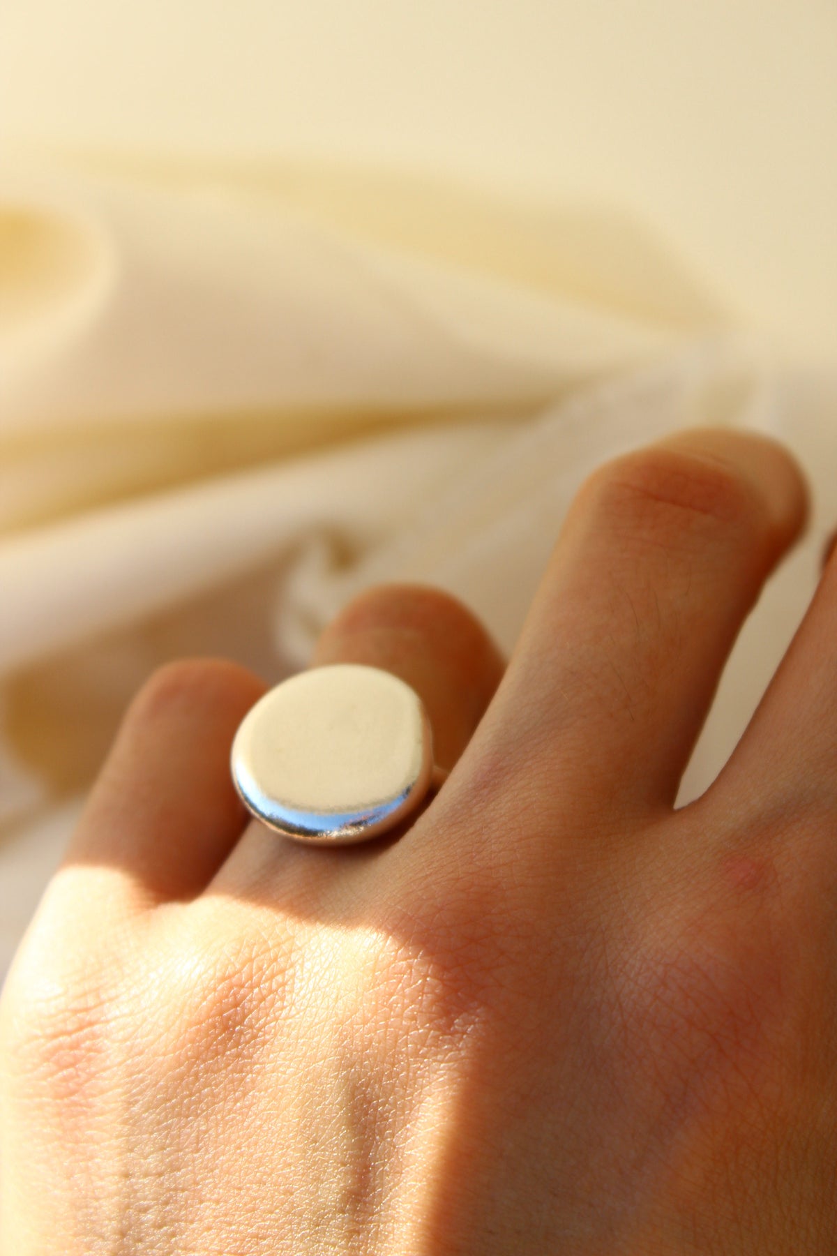 Anillo sello gaudi delgado