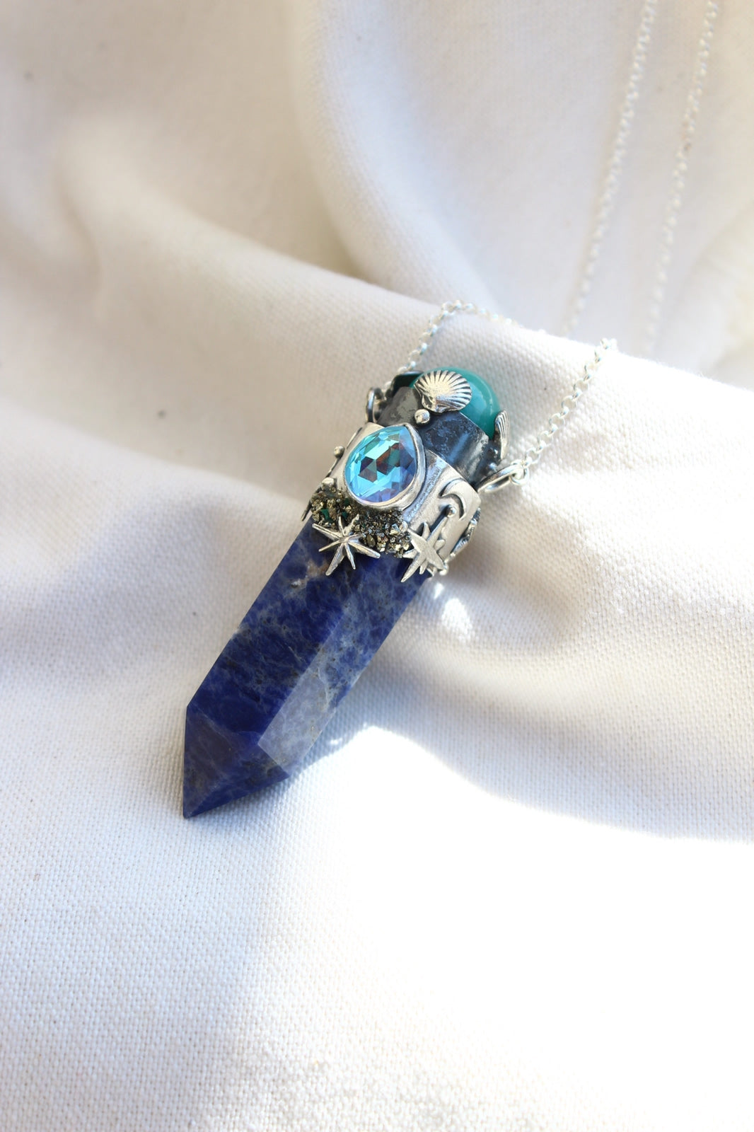 Amuleto lapislázuli ciclos estrellados