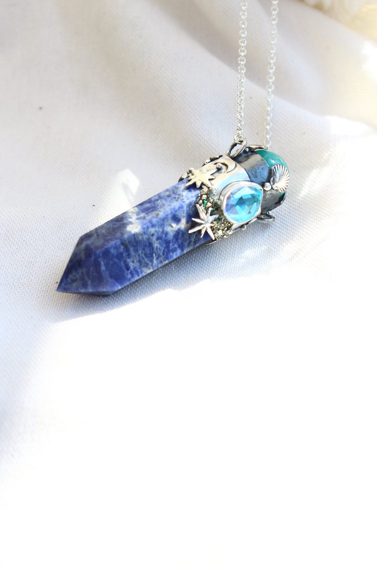 Amuleto lapislázuli ciclos estrellados